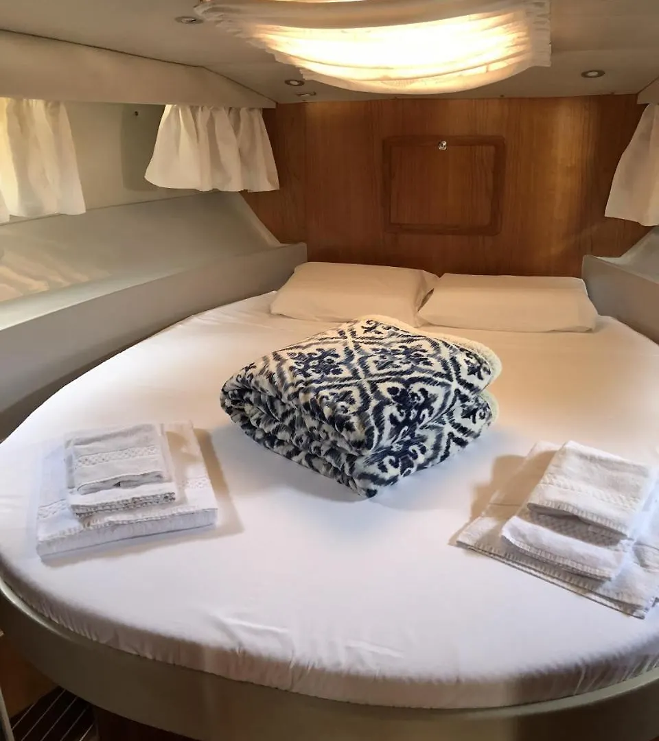 Ботель Yacht Suite Porto Ercole Порто-Эрколе
